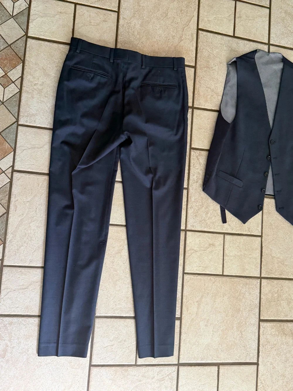 Tommy Hilfiger Men's Dark Navy 3-Piece Suit - Tailored Blazer & Trousers